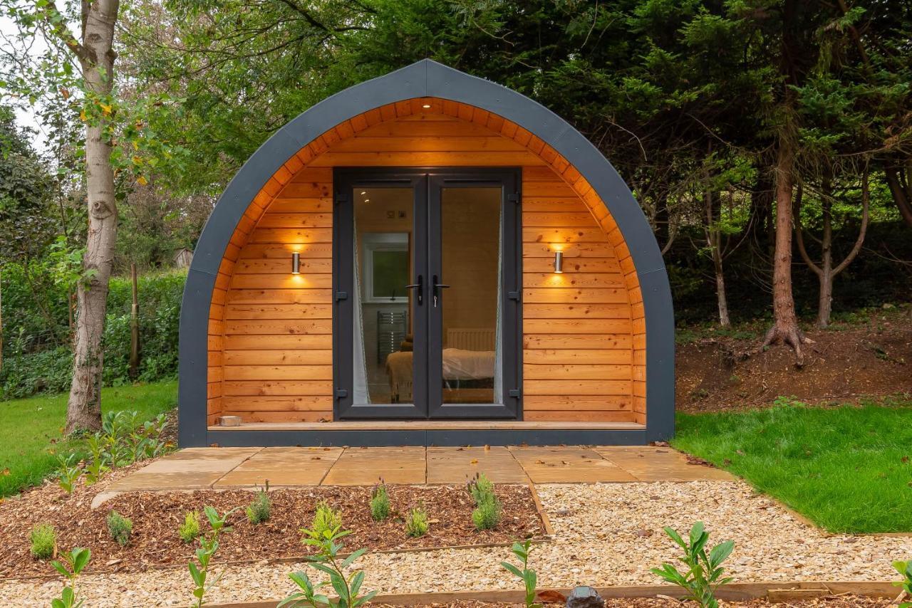 The Plough Inn Cabins Ramsden Kültér fotó