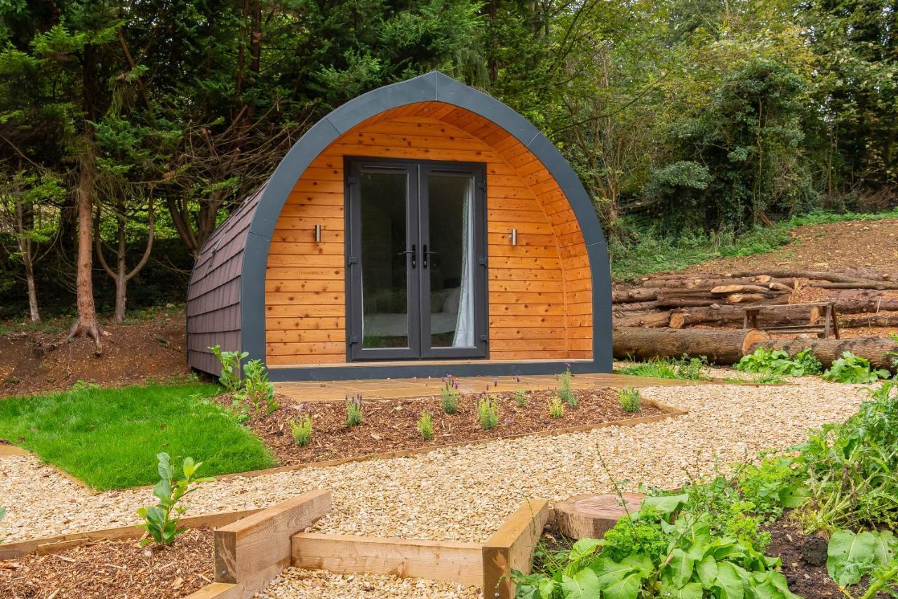 The Plough Inn Cabins Ramsden Kültér fotó