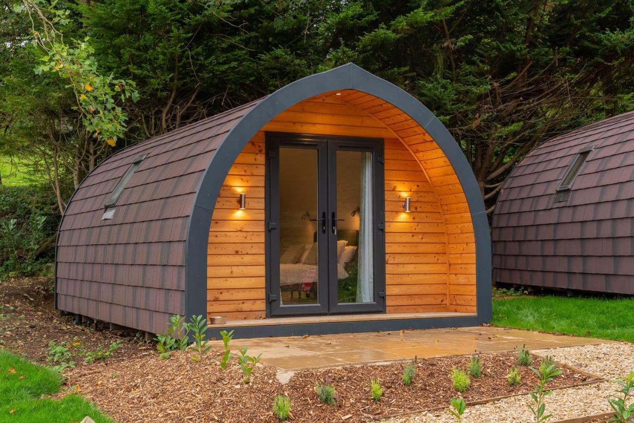 The Plough Inn Cabins Ramsden Kültér fotó